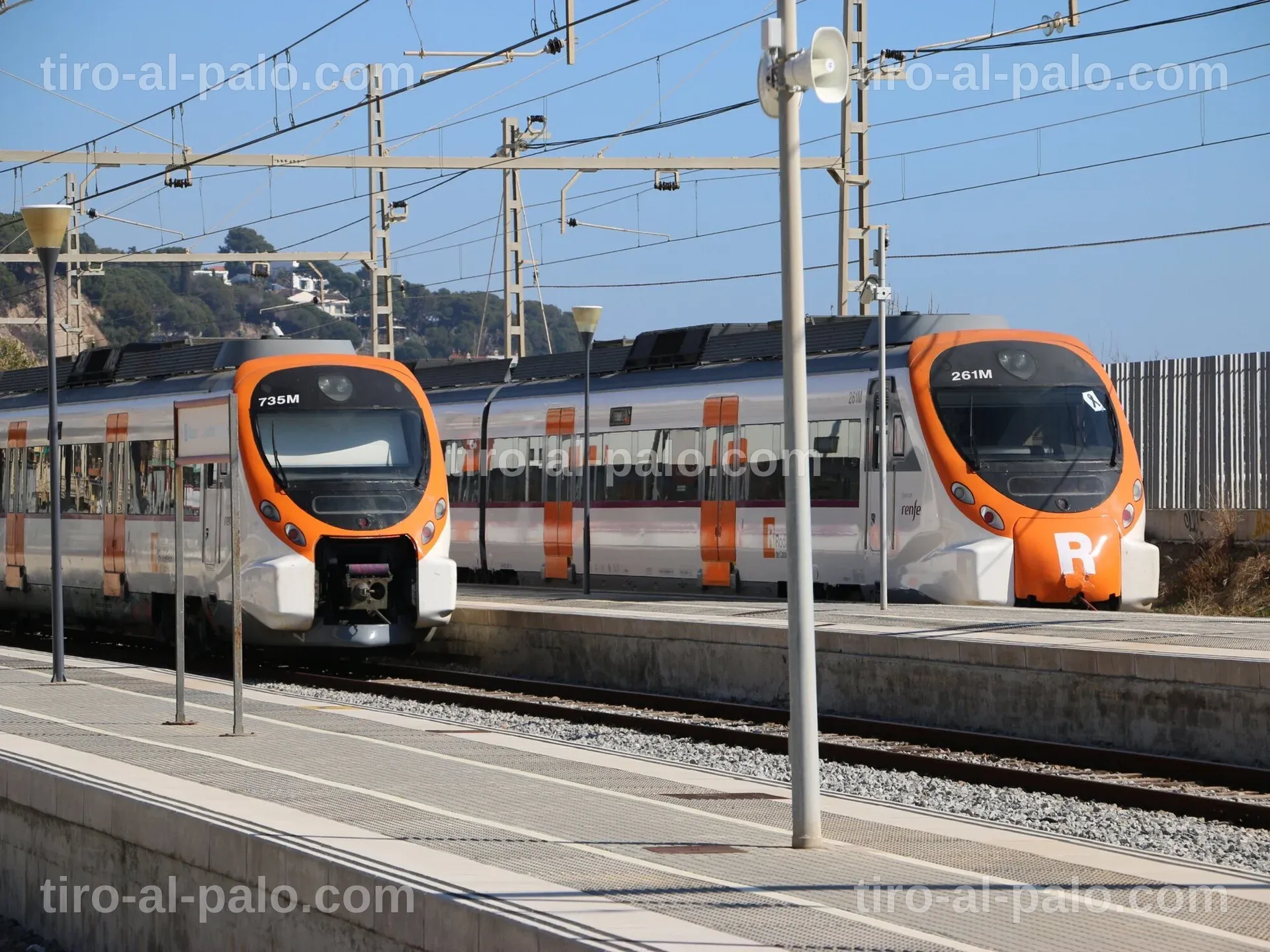 Oficina de Renfe con información sobre nuevas opciones de servicio ferroviario.