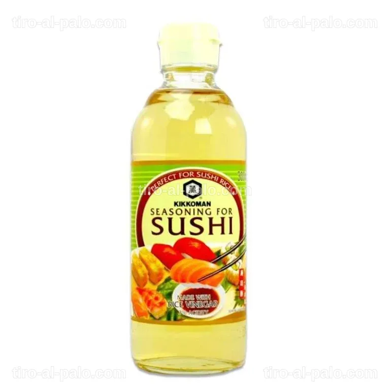 Envase de vinagre de sushi rojo con etiqueta visible.