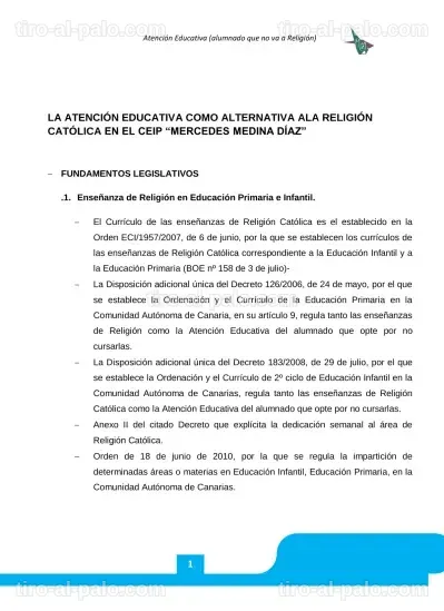 Profesores enseñando religión católica a niños en un aula.