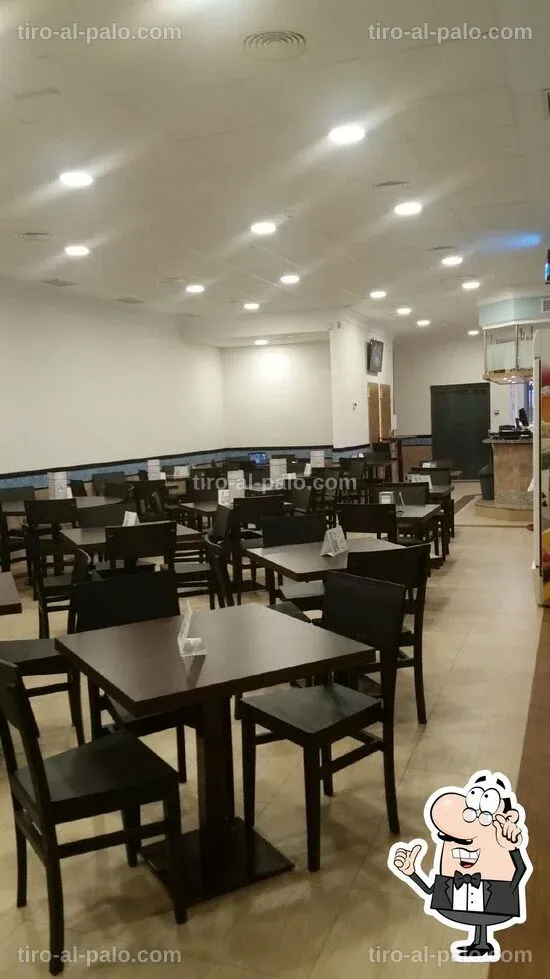Otra vista del menú del restaurante La Alternativa, destacando opciones gastronómicas.