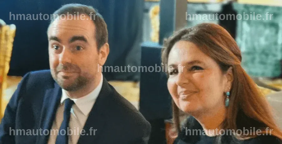 Moment intime de Sébastien Lecornu avec sa famille dans un cadre chaleureux.