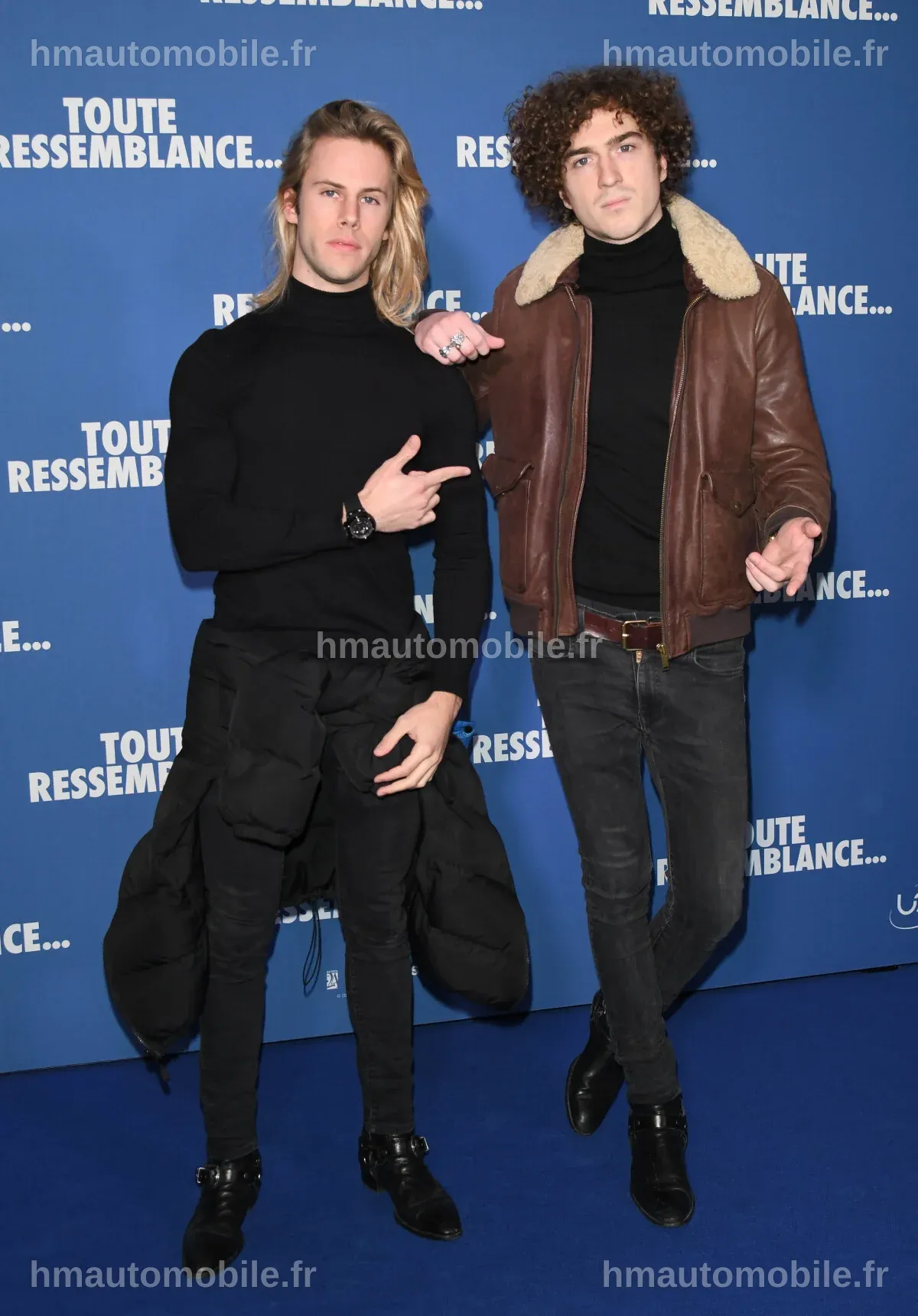Dorian Lauduique et César de Rummel à l'avant-première, échangeant des rires.