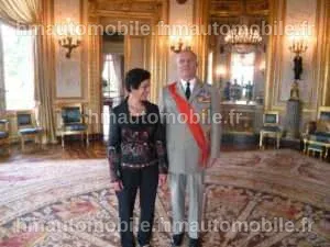 Cérémonie de mariage de Malika Sorel-Sutter, décor floral et ambiance festive.