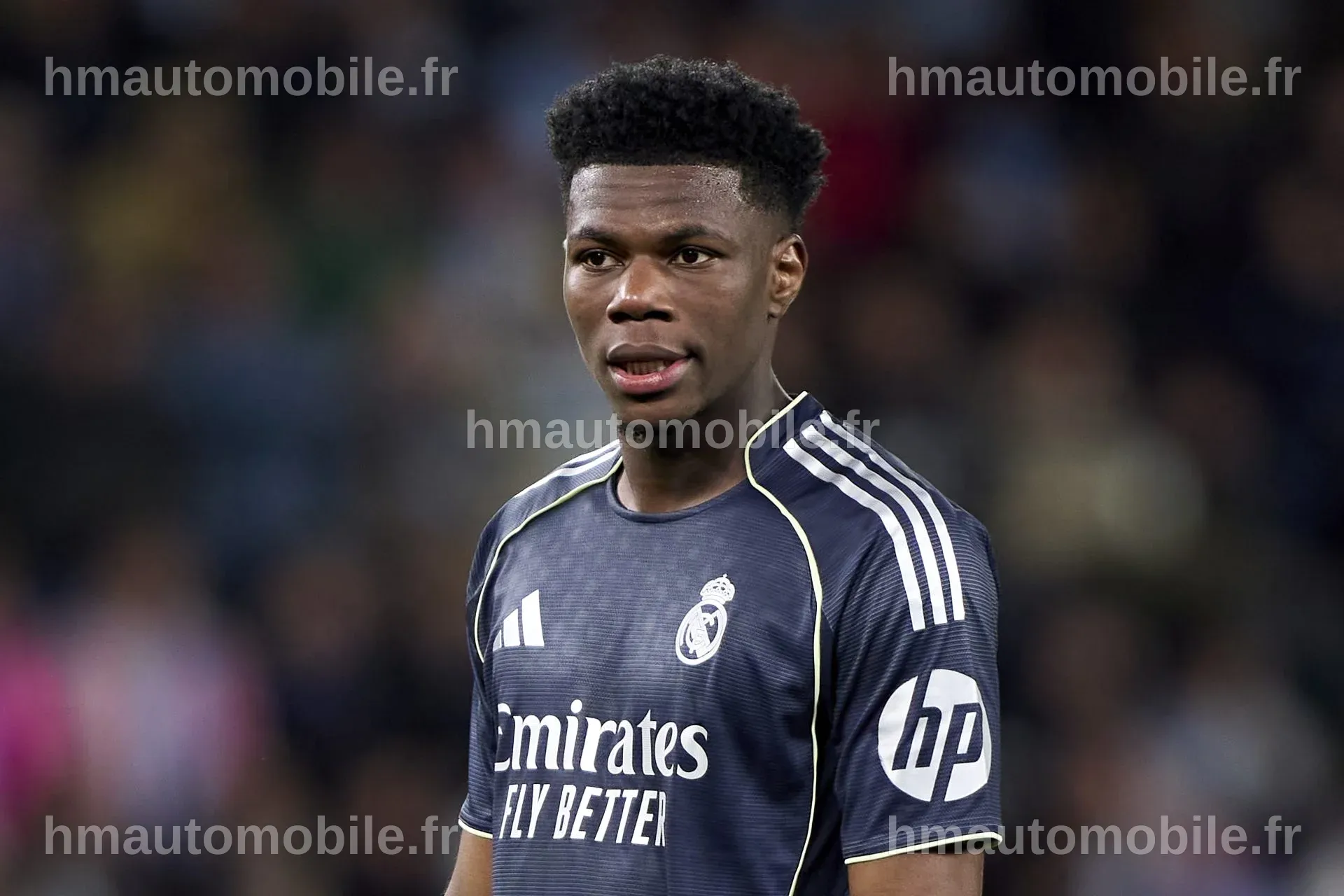 Tchouameni avec une expression préoccupée après un match.