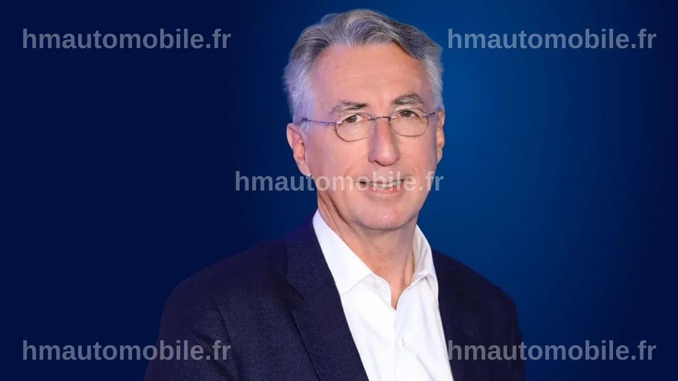 Vincent Hervouët et Claire, souriants lors d'une sortie romantique.
