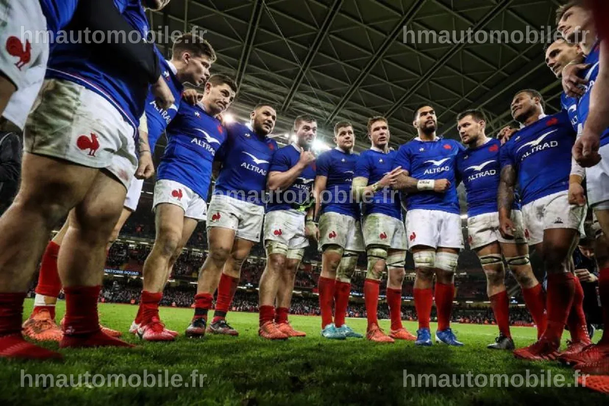 Les six joueurs du XV de France célébrant leurs essais marqués.